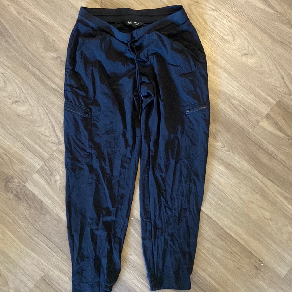 Athleta dry fit jogger pant with pockets. Size 10